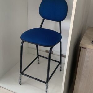 Cadeira secretária alta 60 cm